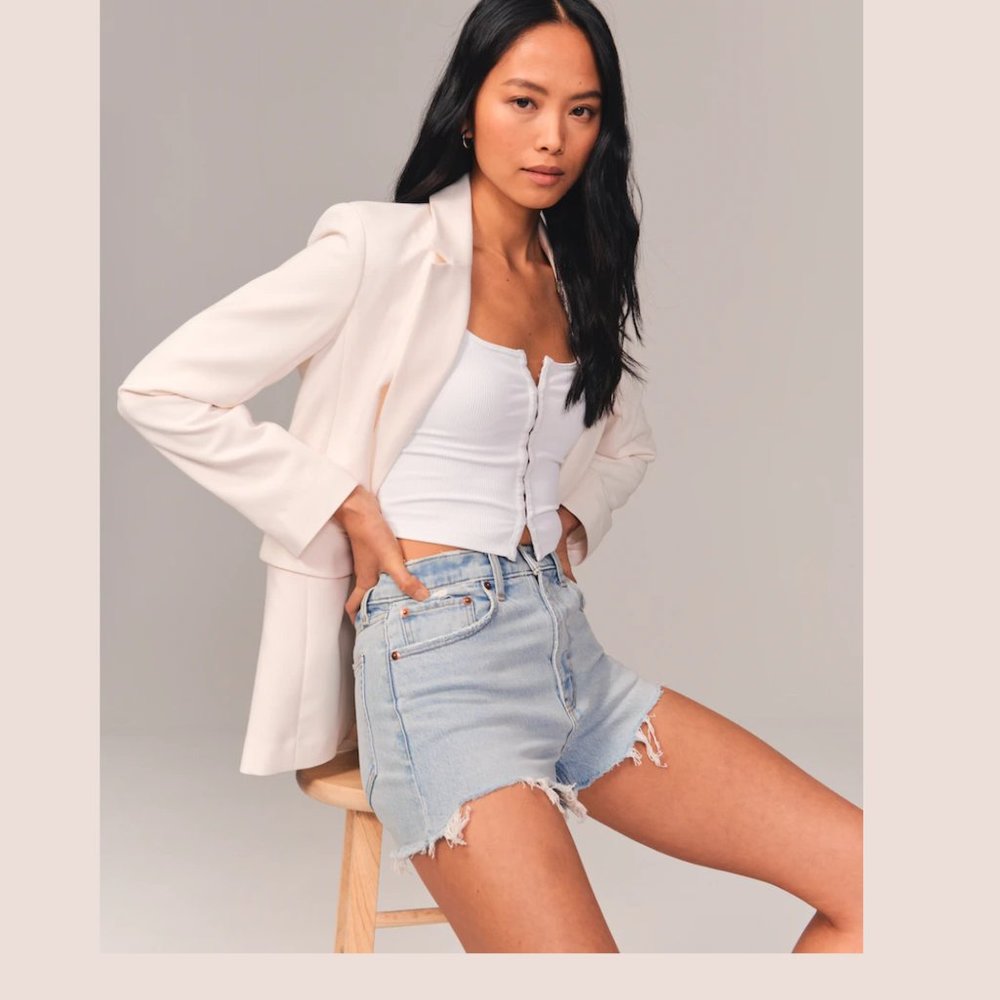 Abercrombie and Fitch High Rise Light Wash Distressed Shorts Size 26